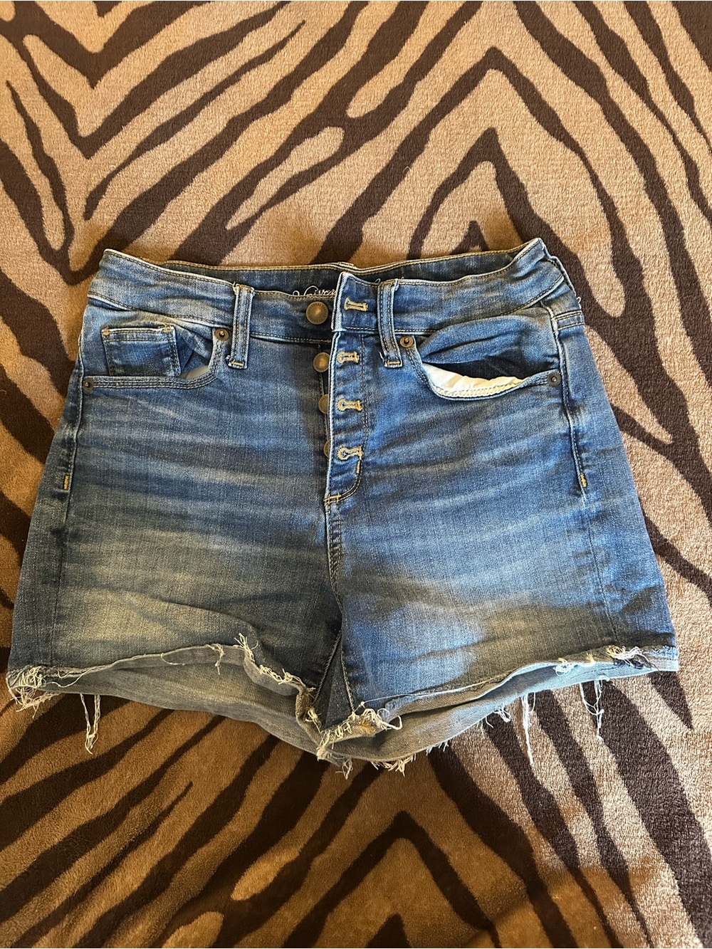 Universal Thread Medium Blue Distressed High-Rise Denim Shorts